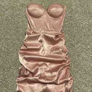 Chic Strapless Satin Dress in Blush